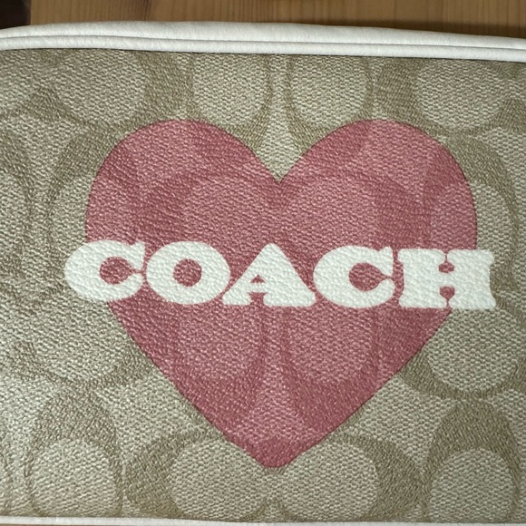 🥰 Coach Mini Jamie Camera Bag In Signature Canvas With Heart Print - Picture 8 of 9
